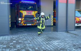 За давньою традицією облили водою: на Тернопільщині рятувальники провели на пенсію колегу