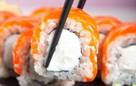 Ресторан вдома: чому доставка суші до спальних районів стала популярнішою за походи до закладів центру (на правах реклами)