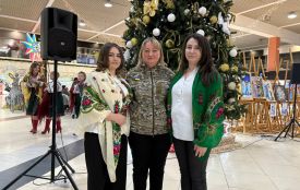 Благодійна коляда в Тернополі: волонтери зі Збаража збирають 300 тисяч на авто для ЗСУ