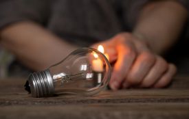 Чому відключення тривають по 6 годин поспіль та навіщо потрібні графіки, пояснили в Обленерго