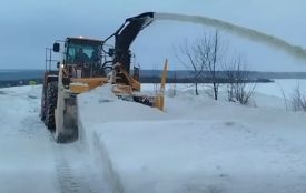 Понад 120 одиниць спецтехніки розчищають від снігу державні автошляхи на Тернопільщині