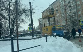 На Тарнавського частково ускладнений рух через обрив тролейбусної мережі