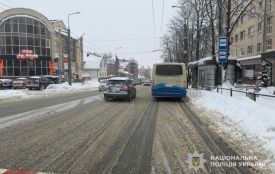 Перелом руки отримав школяр в тернопільській маршрутці