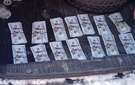 За 14 600 доларів організував переправлення через кордон — підозрюють жителя Хмельниччини