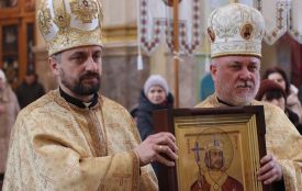 У Тернопіль привезли ікону з мощами Володимира Великого: дивіться дати, коли вона буде у інших містах