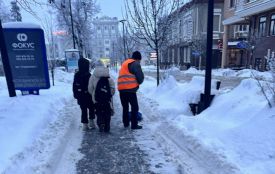 Уночі Тернопіль розчищали від снігу. Яка ситуація на вашій вулиці? Надсилайте фото та відео