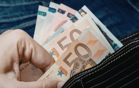 Євро у банках вже вартує понад 51 гривню