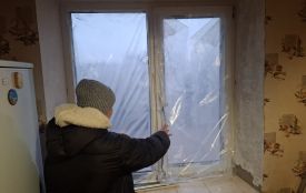Місяцями без вікон і ремонти власним коштом: як живуть постраждалі від ракетної атаки