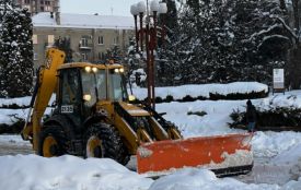 Ожеледиця у Тернополі: дороги розчищали та посипали. А як на вашій вулиці — слизько?