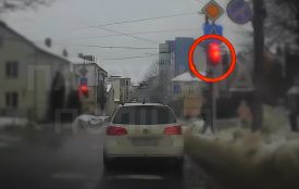 Червоний на світлофорі — не перешкода: на Олени Теліги зупинили водія-порушника
