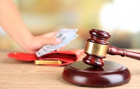 На Чортківщині чоловік пропонував поліцейським 30 000 гривень, щоб не відповідати за домашнє насильство