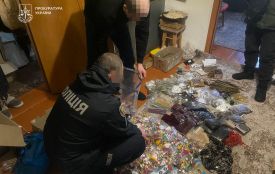Викрили групу шахраїв, які продали «магічні» амулети та БАДи на пів мільйона гривень