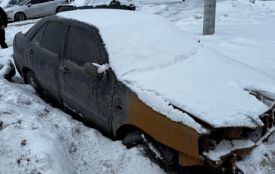 Розшукують власника авто, яке покинули на вулиці Лесі Українки