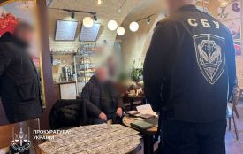 У столиці затримали депутата Почаївської міськради — підозрюють у допомозі зі зняття з розшуку