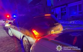 П'яний службовець ТЦК у Бережанах врізався в дорожній знак та протаранив службове авто  — поліція