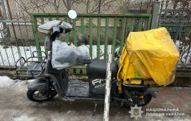 У центрі Тернополя 21-річний водій мопеда збив пішохода