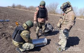 Російський безпілотник Герань—2, який не здетонував, виявив у полі житель Тернопільщини