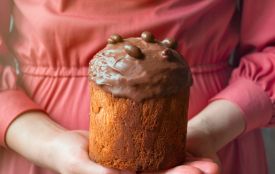 Не кришиться, не липне і легко розрізається: як приготувати найкращу шоколадну глазур для паски