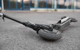 На Дружбі водійка на Citroen зіткнулась із самокатом, на якому було двоє дітей