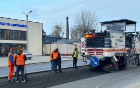Ремонтують дорогу на трьох вулицях у Тернополі: що треба знати про рух транспорту