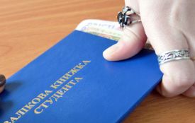 У Тернополі затримали закарпатця, якому студенти віддавали гроші за «сесію без проблем»