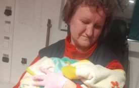 Стрімкі пологи в дорозі: у кареті «швидкої» народився хлопчик