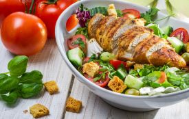 Салати на Великдень: добірка з м'ясом, рибою та яйцями