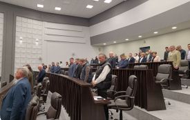 Понад 40 депутатів присутні на сесії обласної ради. Які питання мають розглянути