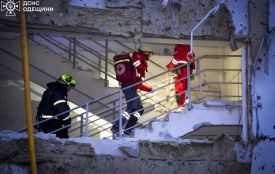 Ворог поцілив в багатоповерховий житловий будинок в Одесі: є загиблі та поранені