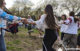 Сотні тернополян та гостей міста долучилися до участі в «Гаївках з молоддю»