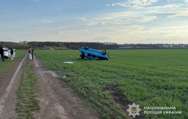 У Великих Гаях перекинувся автомобіль з підлітками: за кермом була 14-річна водійка