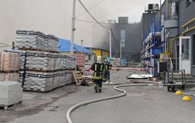 Після атаки дронів пошкоджено торговельний центр: люди врятувались, бізнес обіцяють відновити