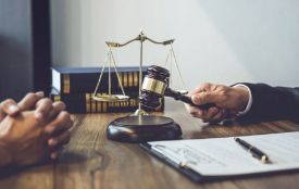 Добивав ногами і залишив на дивані: у Борщеві чоловік мало не помер після застілля