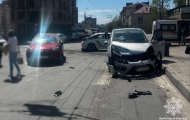 На Збаразькій зіткнулися дві легківки — є постраждалі