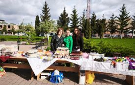 У Великій Березовиці ярмаркують та збирають кошти на ремонт автівки для захисників