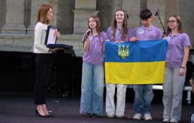 Тернопільські школярі отримали прапор Євросоюзу з рук президентки Європарламенту