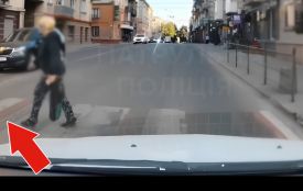 Врятувала від аварії доля секунди: на Замковій водій Toyota ледь не збив жінку