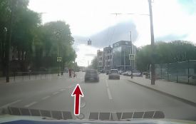 У Тернополі водій не пропустив на пішохідному жінку з двома дітьми