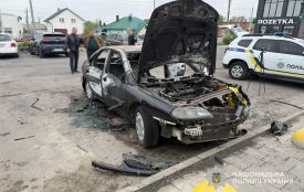 У Кременці п'яний восьмикласник вночі спалив автомобіль