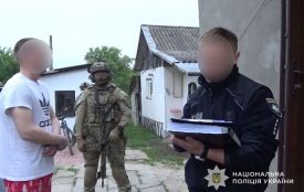 Замість служби — торгував наркотиками: жителя Скалата підозрюють у збуті марихуани