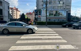 На Бандери 15-річна дівчина потрапила під колеса авто