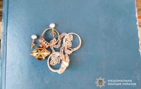 Із будинку в Підволочиську зникли коштовності та гроші: затримали підозрюваного в крадіжці