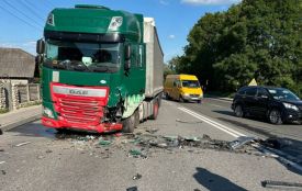 Аварія із вантажівкою у Смиківцях: постраждали діти, є обмеження руху