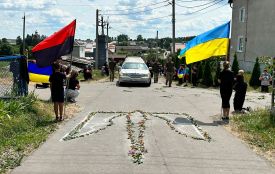 Козівська громада навколішки зустріла Героя Михайла Завиташа