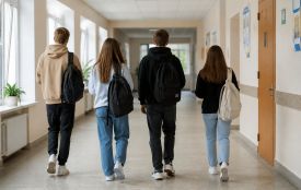 Не взяли до ліцею чи змушують носити форму? В управлінні освіти кажуть, що це незаконно