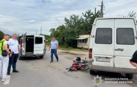 У Бучачі 17-річний мотоцикліст врізався в бус