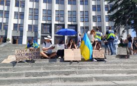 Тернополяни залишаються біля ОВА і готові приходити знову, якщо їх не почують