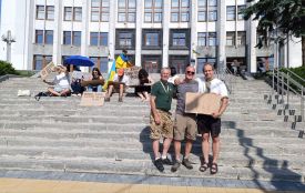 Британські волонтери висловилися про протест у Тернополі й звільнення Федорова