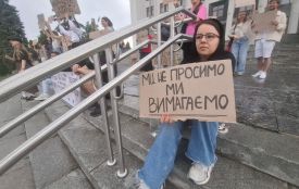 Не лякають ні дощ, ні грім: тернополяни третій день поспіль виходять під ОВА на підтримку Федорова