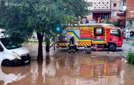На Микулинецькій і Коновальця продовжують відкачувати воду після сильної зливи